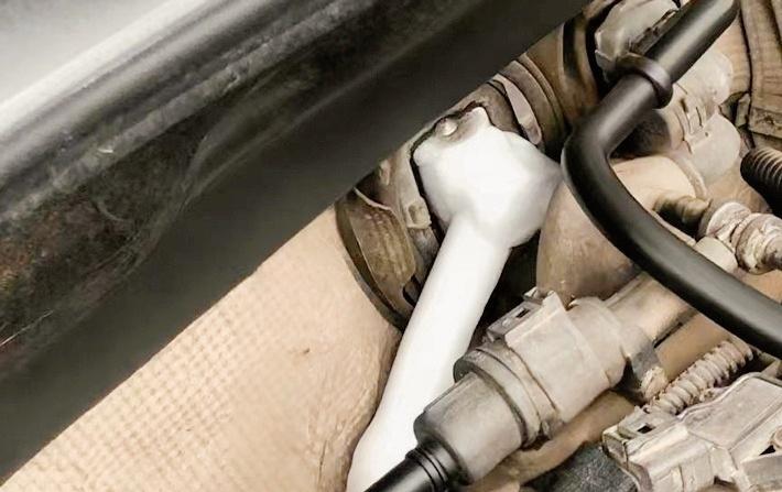 Frosting on Expansion Valve: Refrigerant Issue or Component Failure? Essential Analysis of Automotive AC Failures.